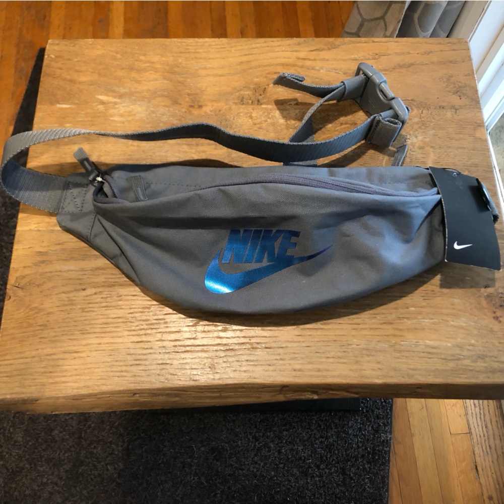 Nike belt pack NWT